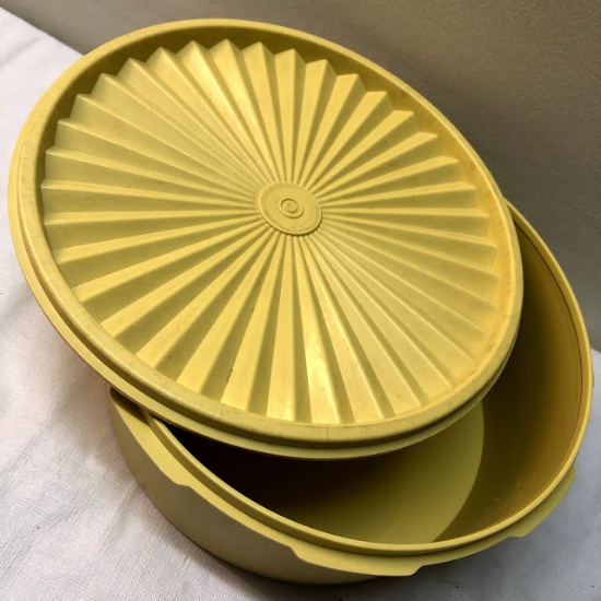 Vintage Tupperware Dish with Lid