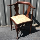 Bicentennial Corner Chair with Queen Anne Legs & Upholstered Seat