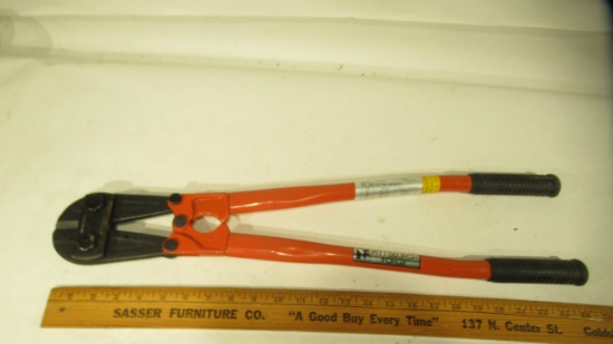 Heavy Duty Bolt Cutter by Harbor Freight