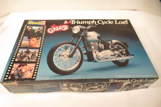 Revell 1952 Triumph Tiger 100 Cycle Lord Grease 2 Motorcycle 1/8 Scale Model