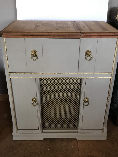 Early Refurbished Spartan Radio/Record Player Stereo Cabinet with Brass Lion Head Pulls