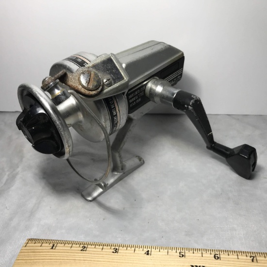 Vintage Sportfisher Ultra 550z Fishing Reel