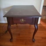 Wooden Single Drawer End Table with Queen Anne Legs