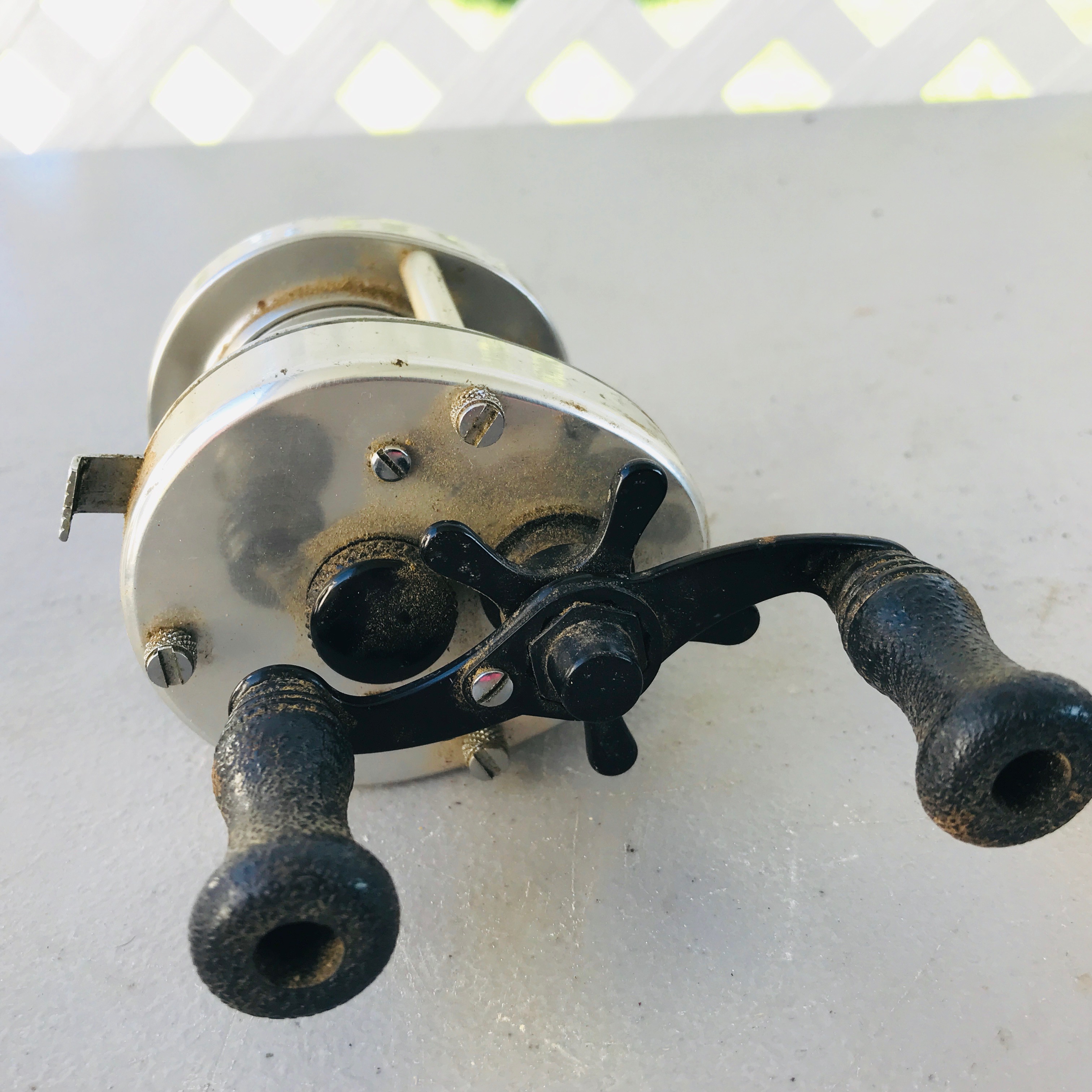 Shakespeare Alpha 1981 Fishing Reel | Proxibid