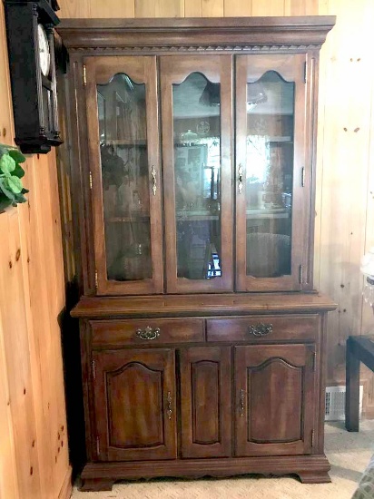 2 pc China Cabinet with Drawer & Lower Cabinet