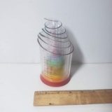 Rainbow Plastic Measuring Cups Set