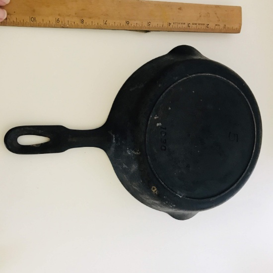 8” Cast Iron Frying Pan