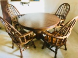 Excellent 5 pc Cochran Heavy Solid Wilderness Oak Table with 2 Leafs