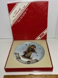 M. J. Hummel 1987 Collector Christmas Plate in Box