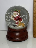 Nice Santa Clause Snow Globe Music Box