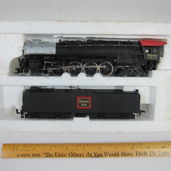 Northern 4-8-4 Steam Locomotive Train & Tender by BACHMANN 5601 C.B. & Q. Detailed HO Scale w/Smoke