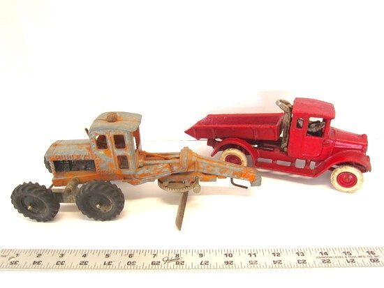 Hubley Motor Grader Cast Iron Toy Dump Truck with Working Dump Action