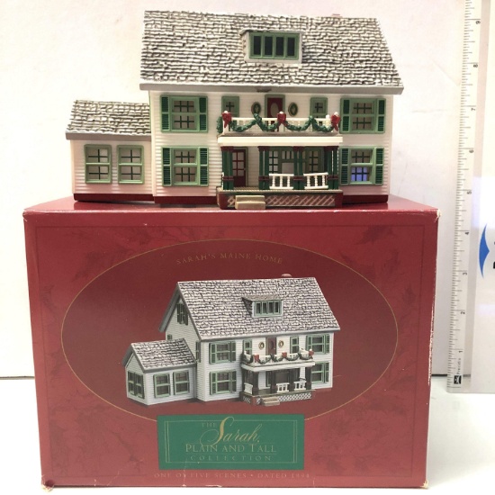 1994 Hallmark "Sarah's Maine Home" Collectible Figurine in Box
