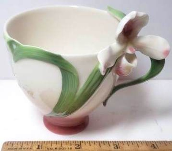Franz Porcelain Slipper Orchid Cup FZ00276