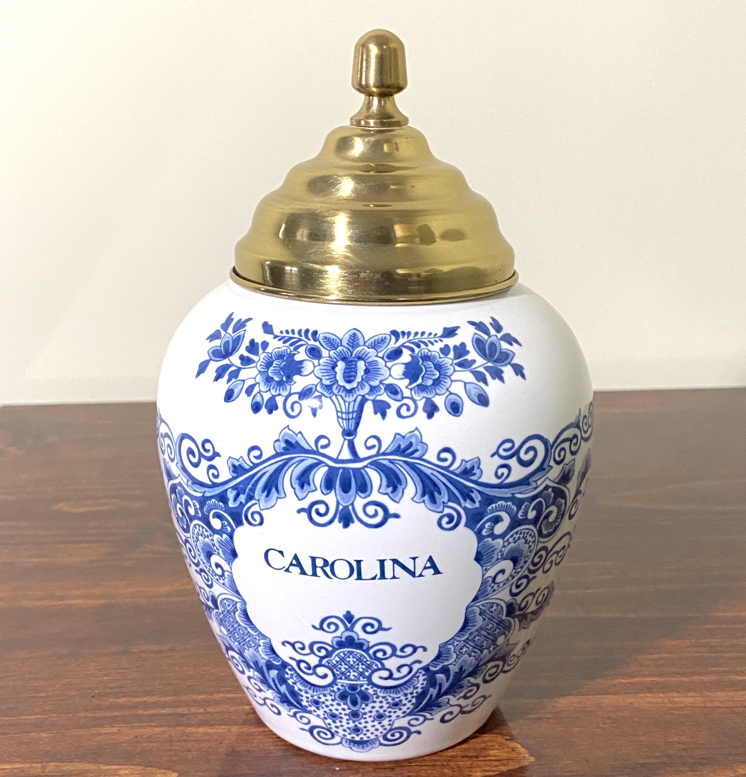 delft tobacco jar carolina Williamsburg Royal Goedewaagen Delft 