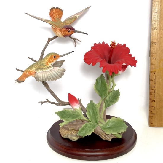 1989 Allen’s Hummingbird with Hibiscus Figurine Made in Malaysia Maruri on Base