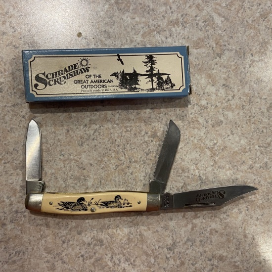 Schrade Scrimshaw Pocket Knife with Box