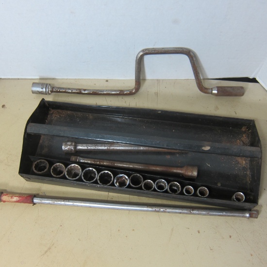 1/2" Drive Speed Wrench 13 Sockets & 3 Extensions in Metal Tool Tray