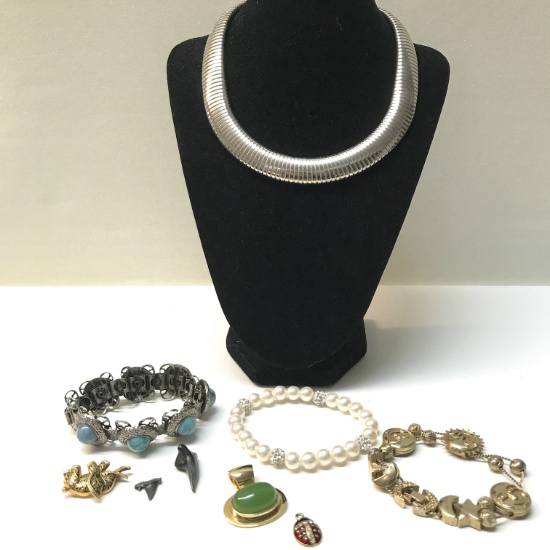 Beautiful Lot of Misc Jewelry