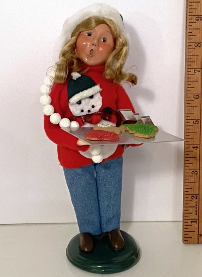 Byer’s Choice Ltd Caroling Cookie Girl Figurine