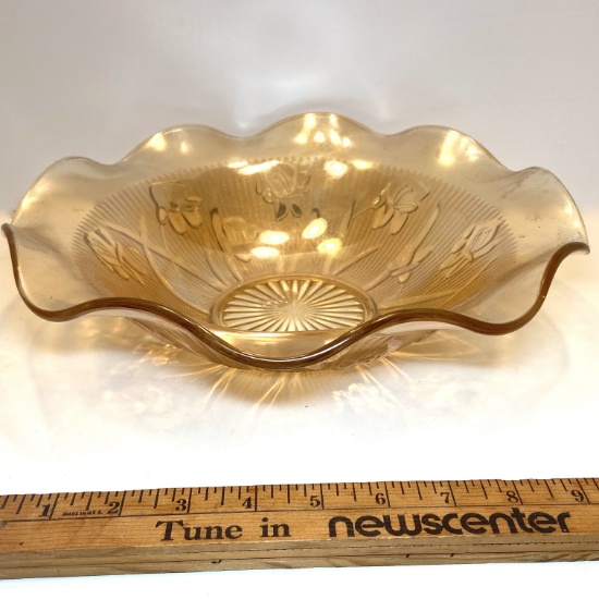 Vintage Jeanette Glass Iris & Herringbone Ruffled Edge Bowl