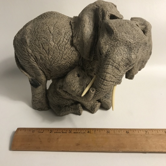 Mama & Baby Elephant Figurine