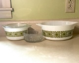 Pair Of Vintage Pyrex Casserole Dishes - One with Lid