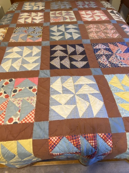 Beautiful Vintage Hand Made Quilt