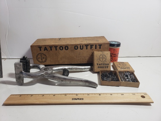 Vintage Livestock Tattoo Outfit with Digits