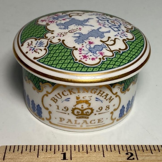 1998 Buckingham Palace Fine Bone China Lidded Trinket Box with Paper