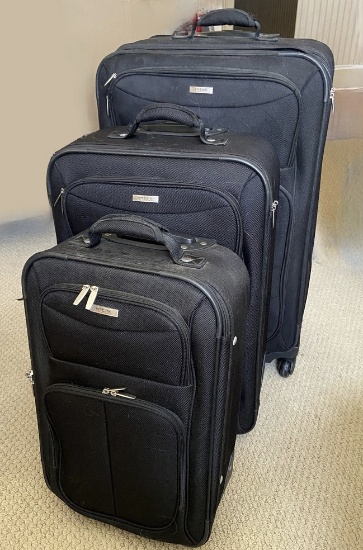 3 pc Luggage Set by Embark