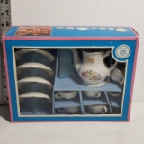 Kahla Vintage Children’s Porcelain Tea Set In Box