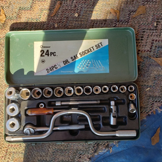 Wilmar Socket Set in Green Metal Case