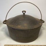 Antique Cast Iron Wagner Sydney Round Roaster with Lid