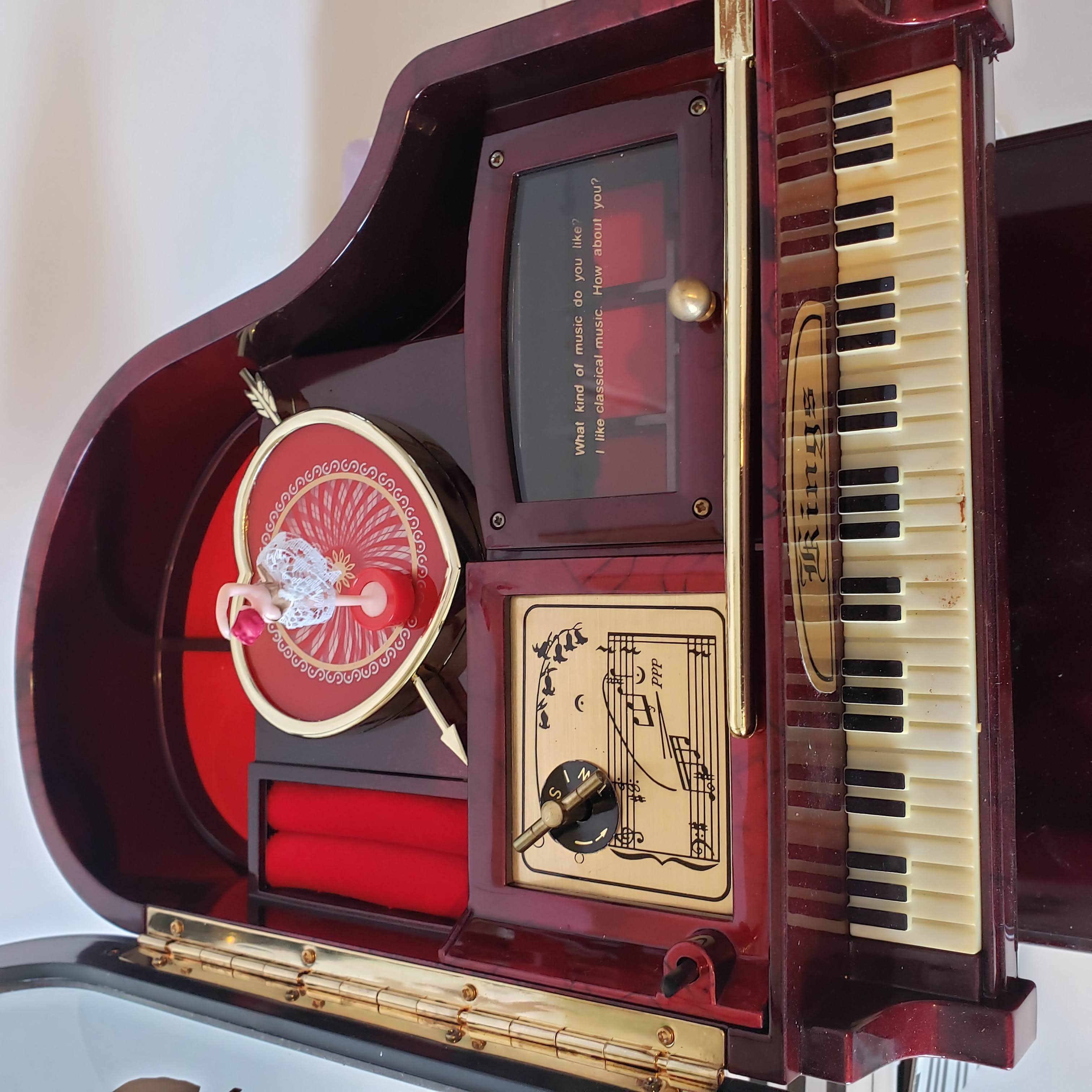 Kings Piano Music Box Jewelry Box with Dancing | Proxibid Vintage Kings Piano Musical Jewelry Box main image 0
