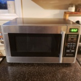 Small Microwave, Dorm Size