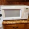 Kenmore White Countertop Microwave