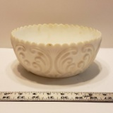 Vintage Doeskin Embossed White Scalloped Edge Bowl