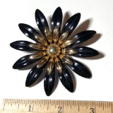 Large Sarah Coventry Flower Brooch