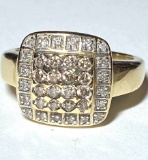 14K Gold Ring with Clear Stones Size 7