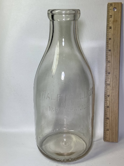 Glass Half Gallon Liquid 1892 Gramos Jug