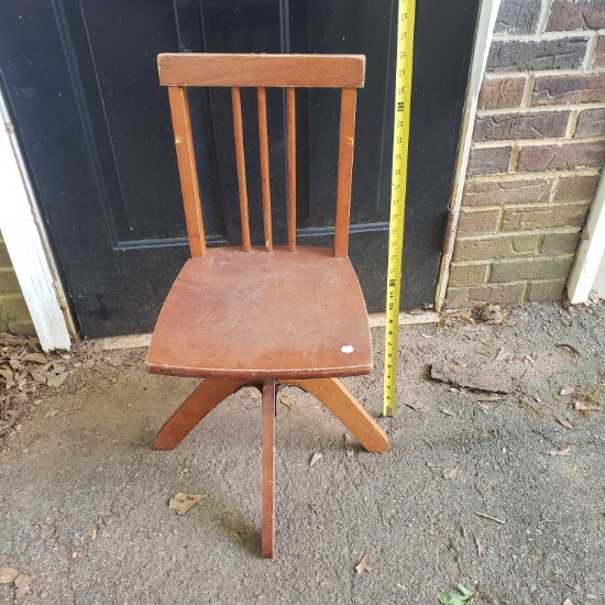 Vintage Childs Swivel High Chair