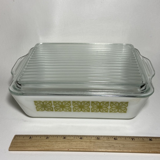 Vintage Rectangular Pyrex Refrigerator Dish with Lid