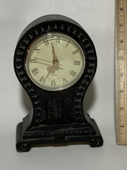 Decorative Molded Resin Desk Clock - Battery Operated