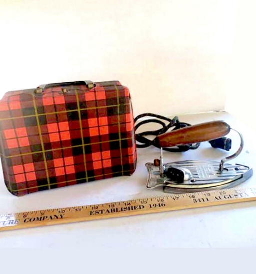 Knapp Travel Iron in Plaid Storage Case