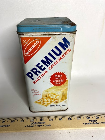 Vintage Nabisco Premium Saltine Crackers Advertisement Tin