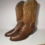 Pair of Leather Cowboy Boots by Justin Size 10