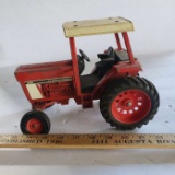 Ertl Diecast International 886 Tractor