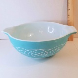 Turquoise Vintage Pyrex 2-1/2 Qtr. Cinderella Bowl