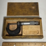 0-25 mm (0.01mm) Gauge Micrometer in Wooden Box